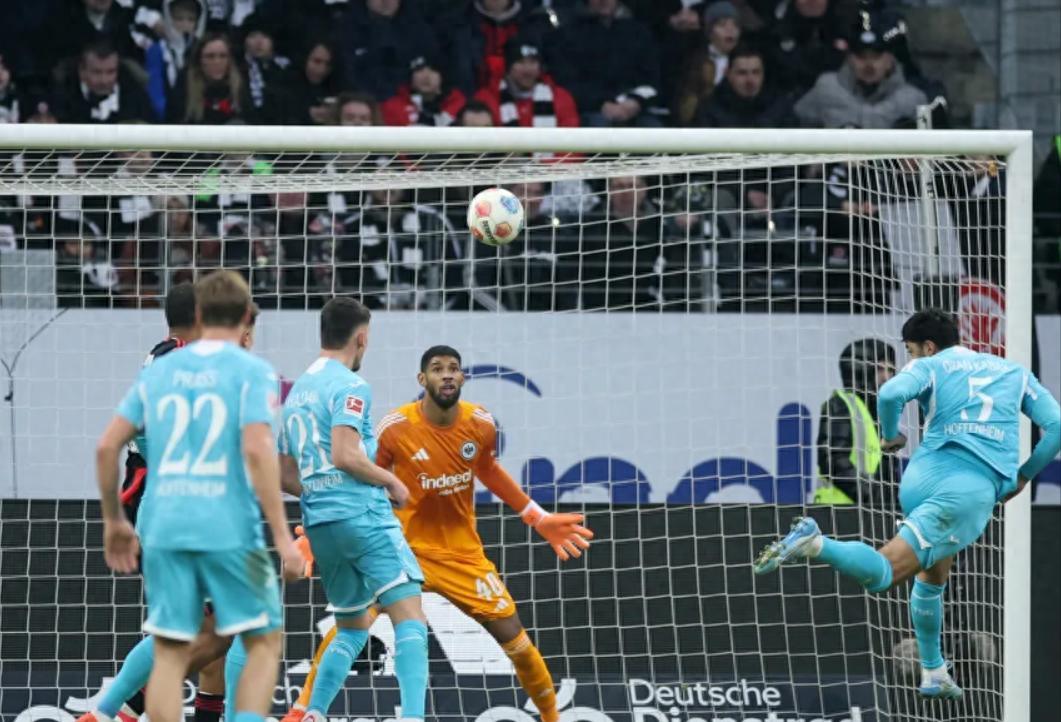 星空体育官网-德甲16轮补赛：霍芬海姆传中极具特色，莱比锡要让四了吗？